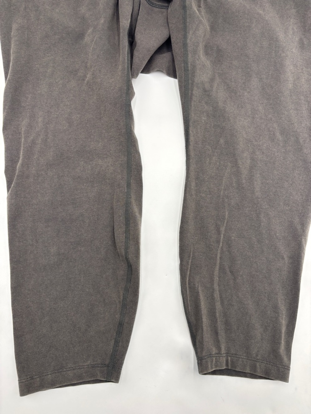 Old Navy High-Rise PowerChill Leggings - Picture 4 of 6